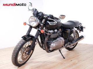 TRIUMPH THRUXTON 900