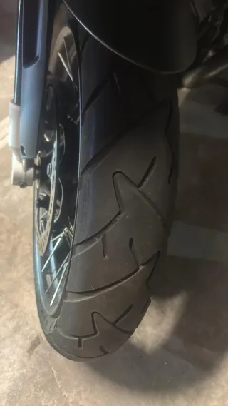 BMW R1200GS Negra con Maletas.