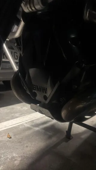 BMW R1200GS Negra con Maletas.