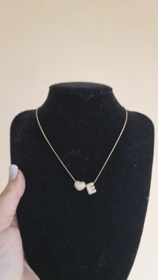 Collana con cuore e iniziale E
