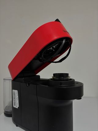 Cafetera Nespresso Roja y Negra