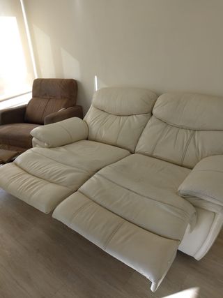 Sofá 2 plazas y sillón + Lámpara