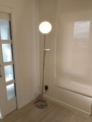 Sofá 2 plazas y sillón + Lámpara