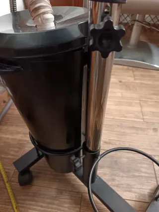 Lavacabezas portátil con bomba de agua