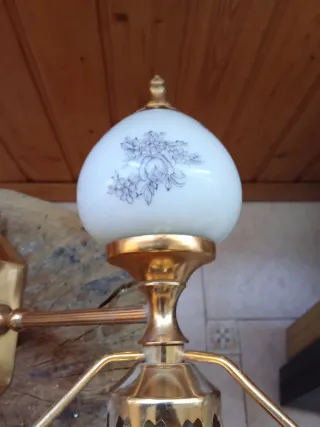 Aplique antiguo doble latón , cristal y cerámica