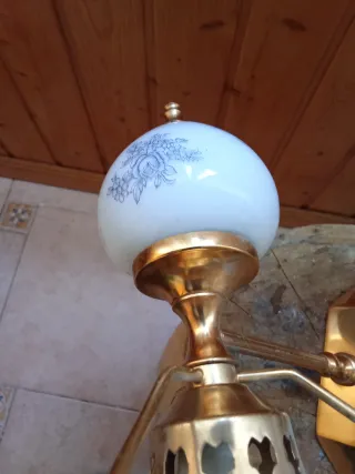 Aplique antiguo doble latón , cristal y cerámica