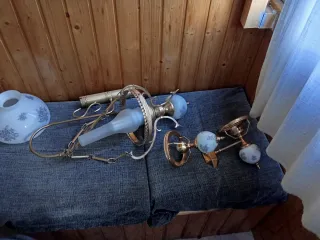 Aplique antiguo doble latón , cristal y cerámica