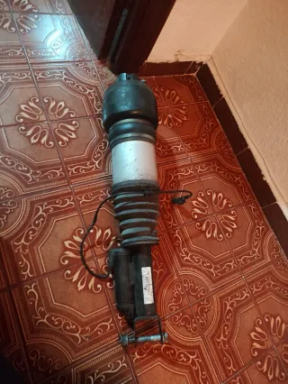 Susp. Neumática Delantera Izquierda Mercedes w211