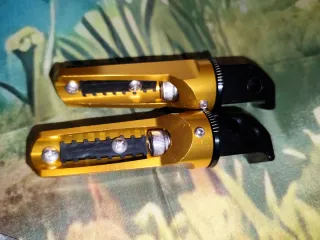 Estriberas Doradas Yahama Kawasaki