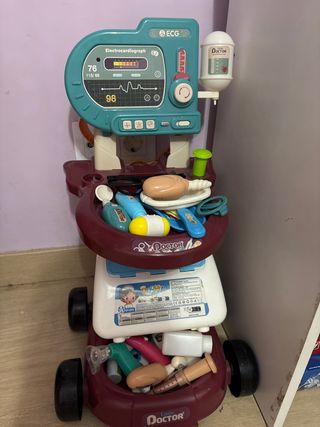 Carro de doctora para niños