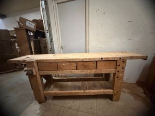 Antiguo banco carpintero año 1928
