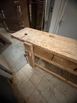 Antiguo banco carpintero año 1928