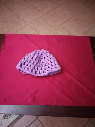 Cappello lilla misto lana uncinetto