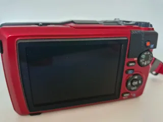 Olympus TG-7 Cámara Digital Roja