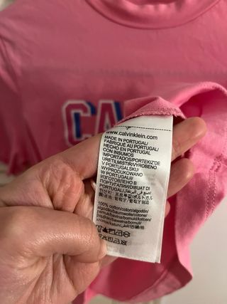 Camiseta cropped Calvin Klein rosa Talla XS nueva