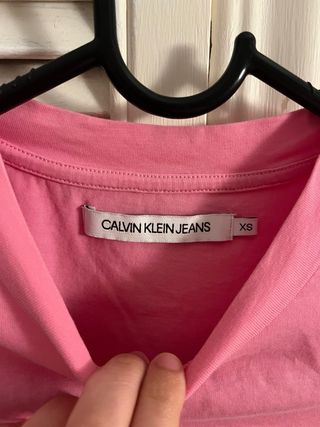 Camiseta cropped Calvin Klein rosa Talla XS nueva