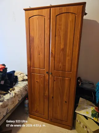 Armadio in pino a 2 ante in legno massello