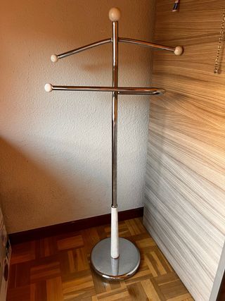 Perchero de pie metal