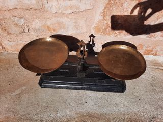 Balanza antigua marca FORCE, pesa hasta 10 kilos