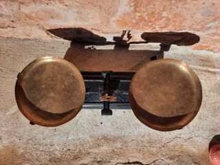 Balanza antigua marca FORCE, pesa hasta 10 kilos