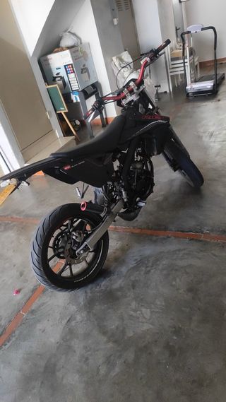 Rieju MRT 50 SM + piezas extras Precio negociable