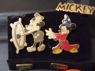 Lote de pines y chapas vintage