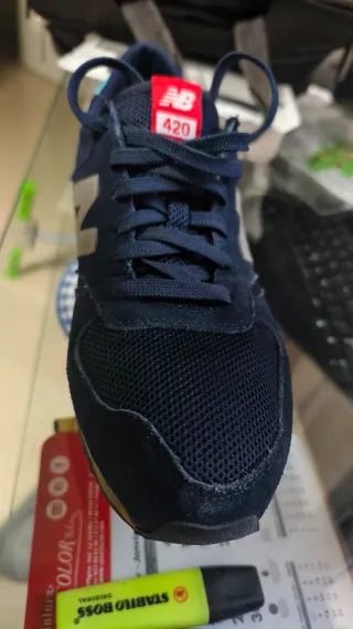 Zapatillas New Balance Azul y Rojo talla 44