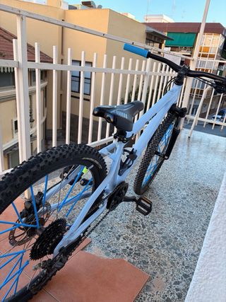Bicicleta Rockrider Azul. precio negociable