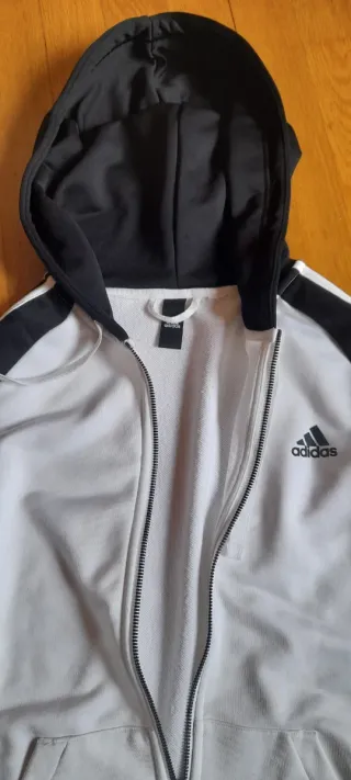Chaqueta Adidas Blanca y Negra con Cremallera