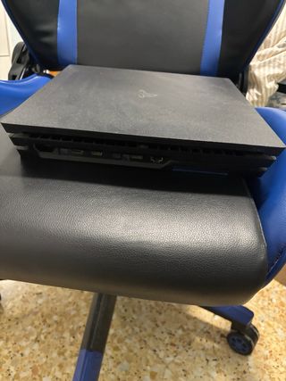 Ps4 Pro + 2 mandos + 4 juegos