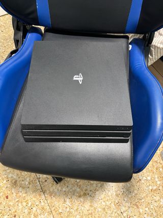 Ps4 Pro + 2 mandos + 4 juegos