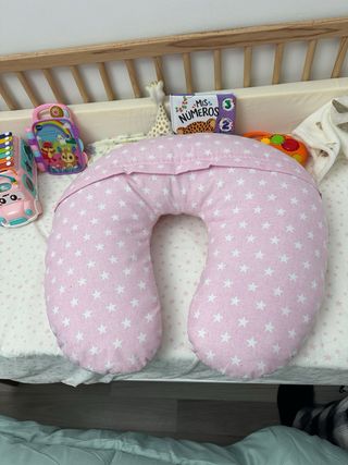 Almohada de lactancia rosa estrellas