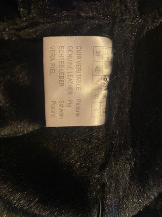 Chaquetón piel negro con capucha