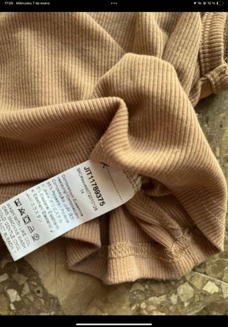 Crop top SHEIN marrón claro Talla XS