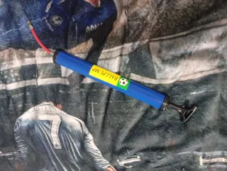 Bombín para balones azul