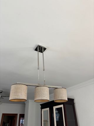 Lámpara de salón beige y plateada