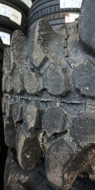 4 Silverstone 31/10.5 R15