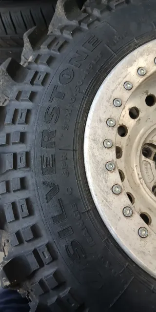 4 Silverstone 31/10.5 R15