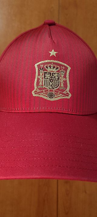 Gorra Adidas original broche strapback.