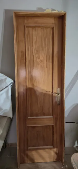 Puerta madera apertura izquierda 62cm