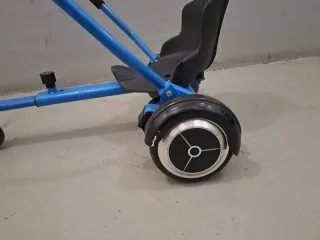 Hoverboard con asiento, un poco averiado