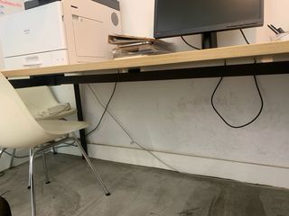 2 Scrivanie Steelcase in Legno e Metallo