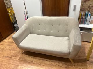 Sofá 2 plazas beige tela.
