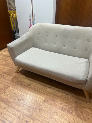 Sofá 2 plazas beige tela.
