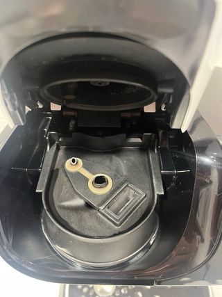 Cafetera Tassimo, cajonera para cafés y algun cafe