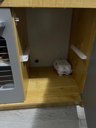 Cocinita de madera y complementos