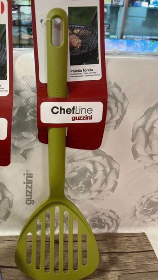 Guzzini Paletta Forata Blu o verde colore a scelta