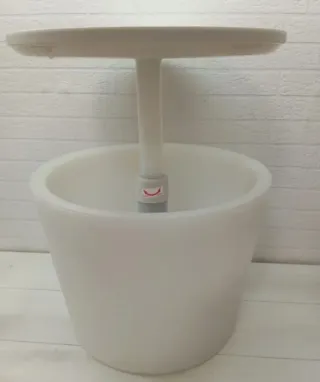 Mesa nevera con luz LED KETER