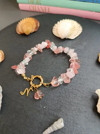 Bracciale pietre rosa e oro con iniziale N