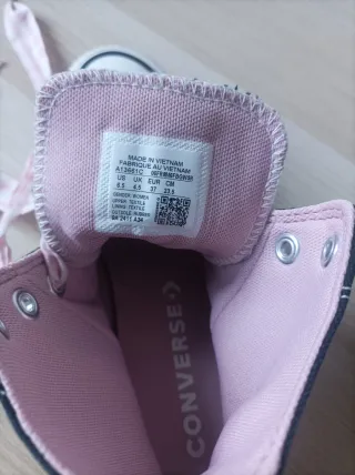 Converse mujer talla 37 negras con cordones rosas